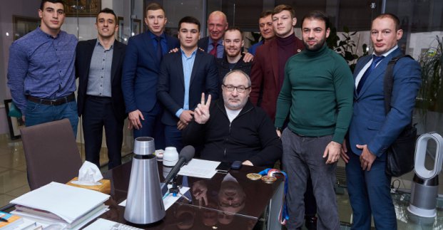 Геннадій Кернес зустрівся з чемпіонами та обговорив, як популяризувати спорт у Харкові