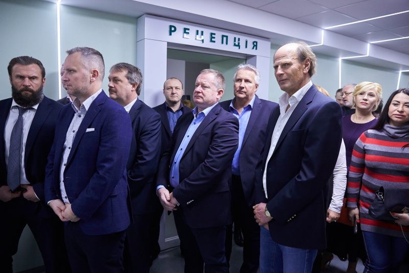 Геннадій Кернес відкрив діагностичний центр з МРТ останнього зразка