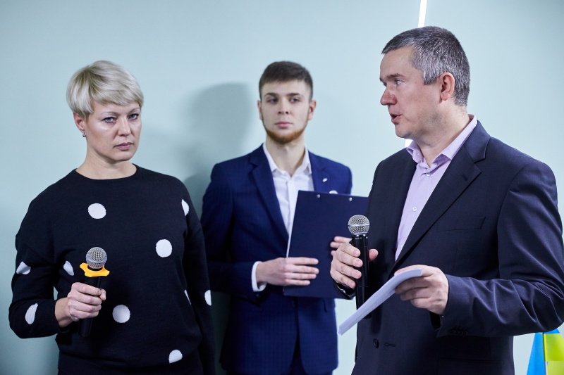 Геннадій Кернес відкрив діагностичний центр з МРТ останнього зразка