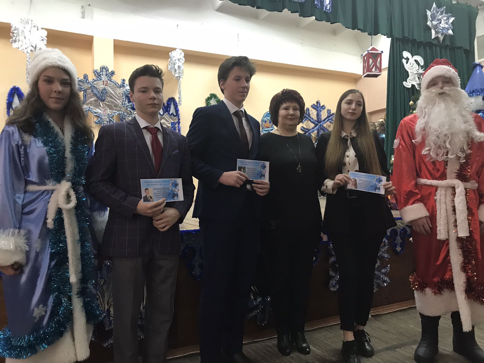 У школах і дитячих садках Індустріального району проходять новорічні свята
