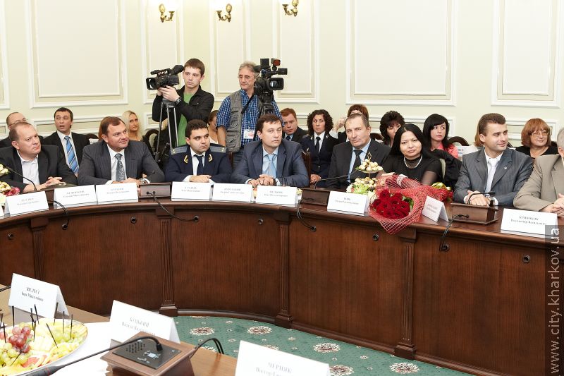 Геннадій Кернес нагородив найкращих юристів міста