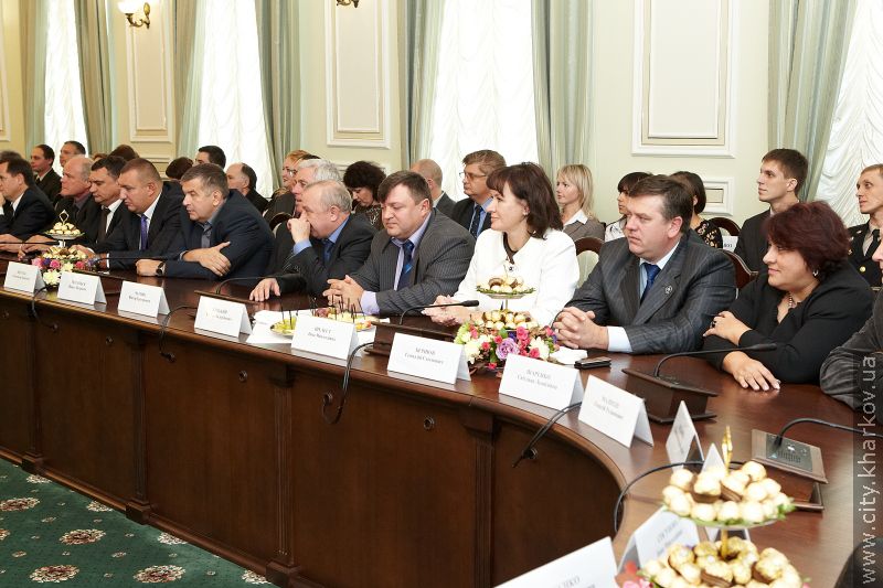 Геннадій Кернес нагородив найкращих юристів міста