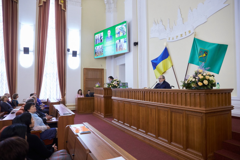 Кращим вчителям Харкова вдвічі збільшать щомісячну премію