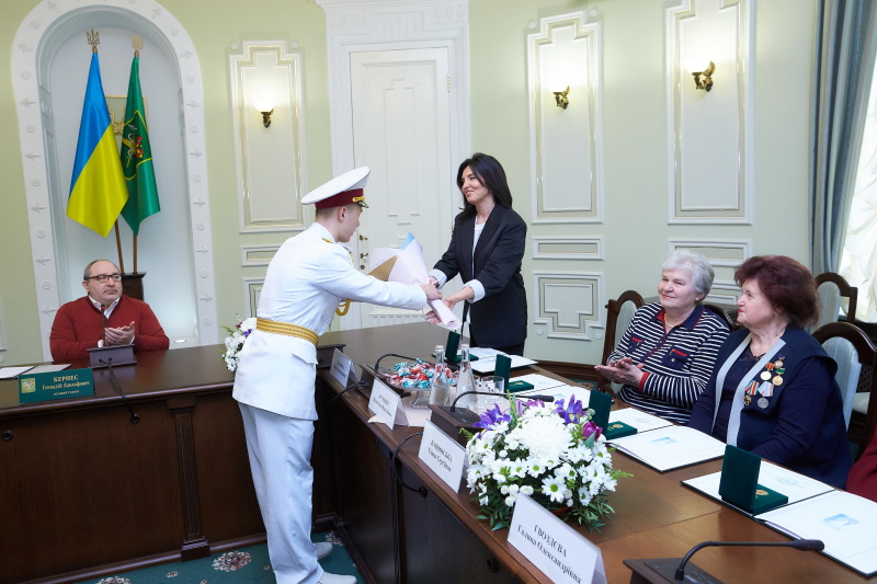 Геннадій Кернес привітав жінок із Міжнародним жіночим днем