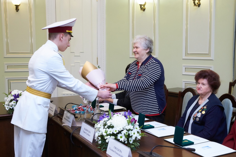 Геннадій Кернес привітав жінок із Міжнародним жіночим днем
