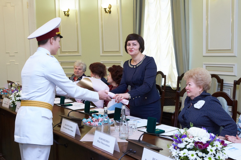 Геннадій Кернес привітав жінок із Міжнародним жіночим днем