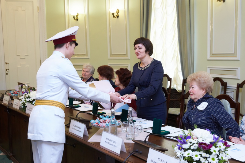 Геннадій Кернес привітав жінок із Міжнародним жіночим днем