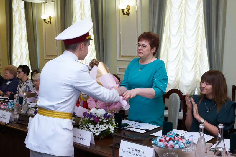 Геннадій Кернес привітав жінок із Міжнародним жіночим днем
