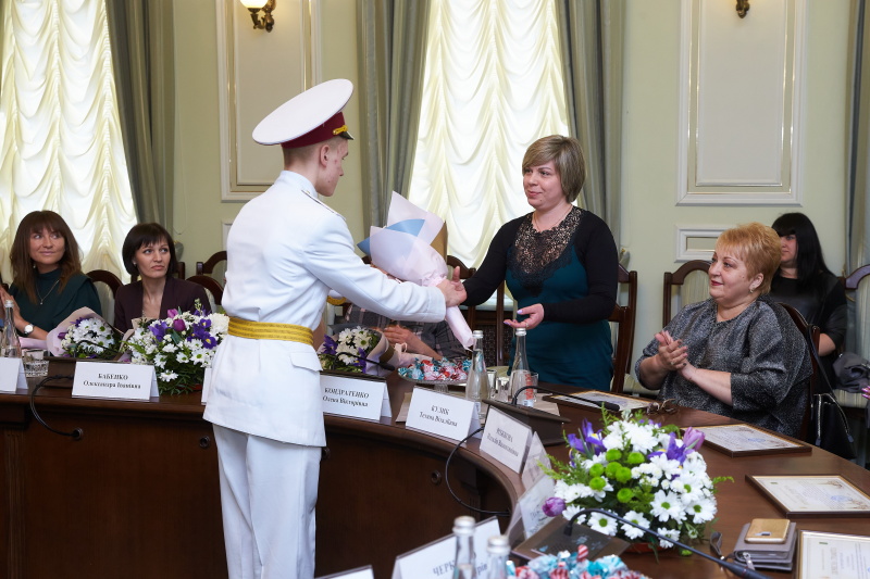 Геннадій Кернес привітав жінок із Міжнародним жіночим днем