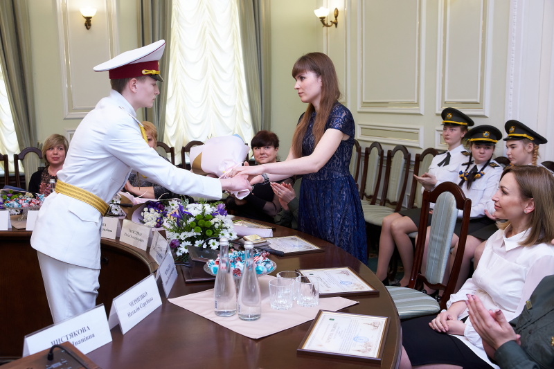 Геннадій Кернес привітав жінок із Міжнародним жіночим днем