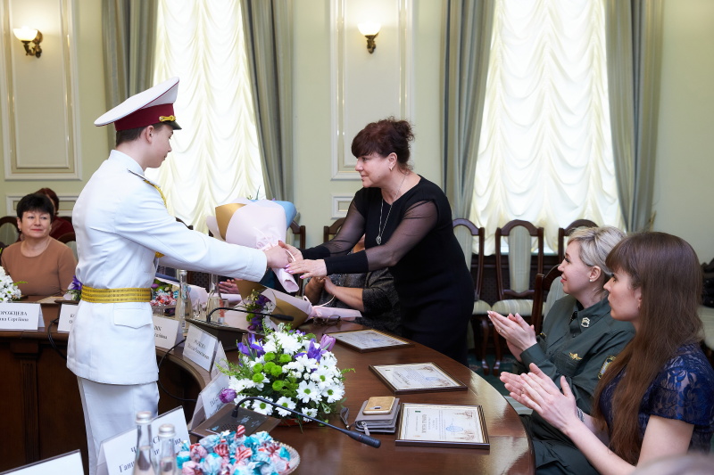 Геннадій Кернес привітав жінок із Міжнародним жіночим днем