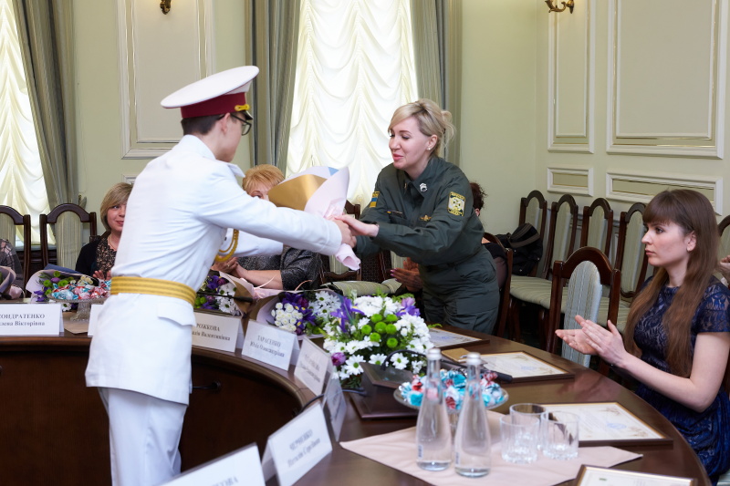 Геннадій Кернес привітав жінок із Міжнародним жіночим днем