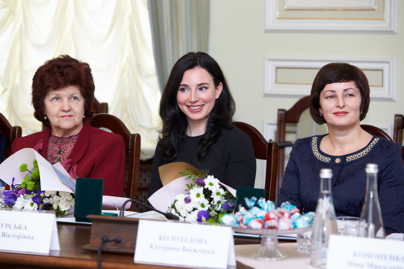 Геннадій Кернес привітав жінок із Міжнародним жіночим днем