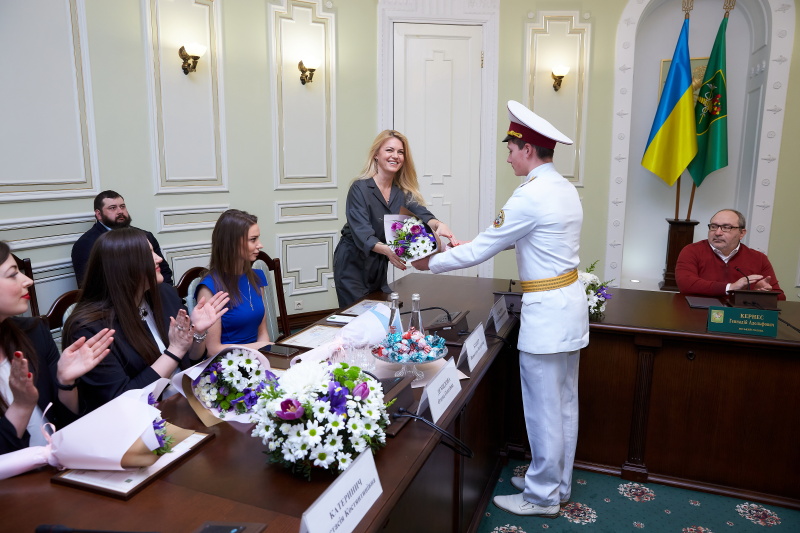 Геннадій Кернес привітав жінок із Міжнародним жіночим днем