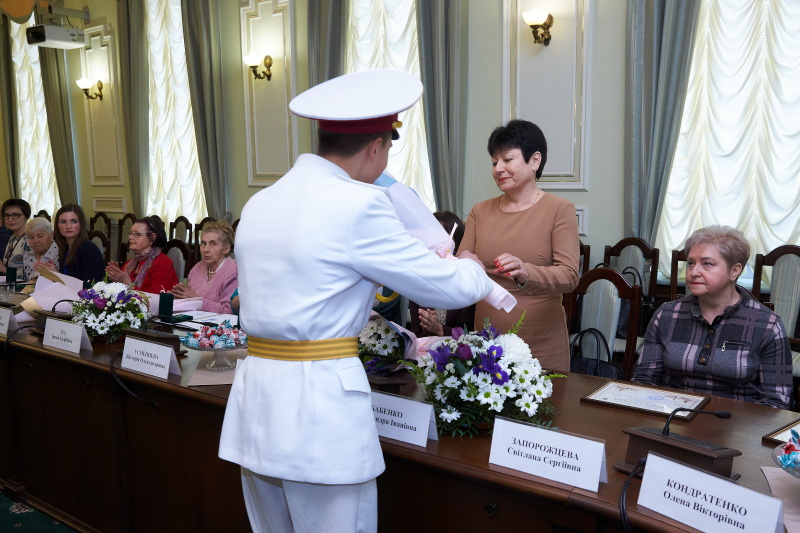 Геннадій Кернес привітав жінок із Міжнародним жіночим днем