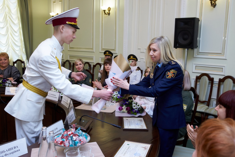 Геннадій Кернес привітав жінок із Міжнародним жіночим днем