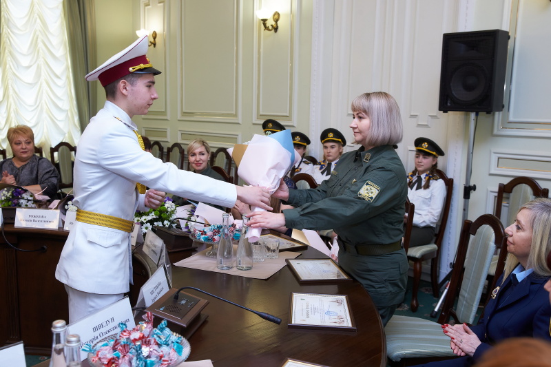 Геннадій Кернес привітав жінок із Міжнародним жіночим днем