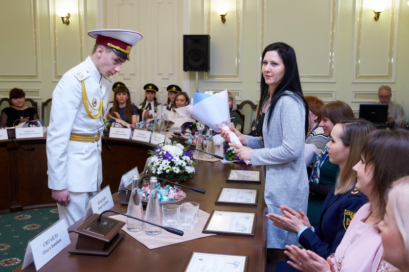 Геннадій Кернес привітав жінок із Міжнародним жіночим днем