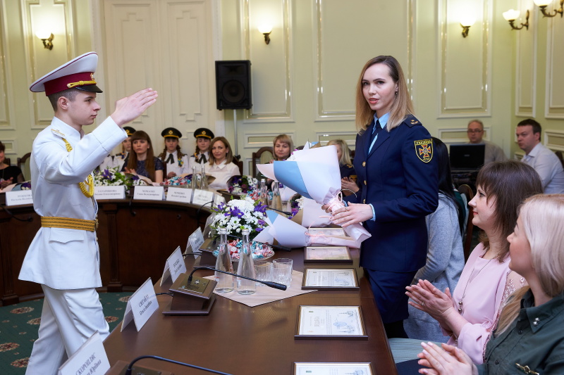 Геннадій Кернес привітав жінок із Міжнародним жіночим днем