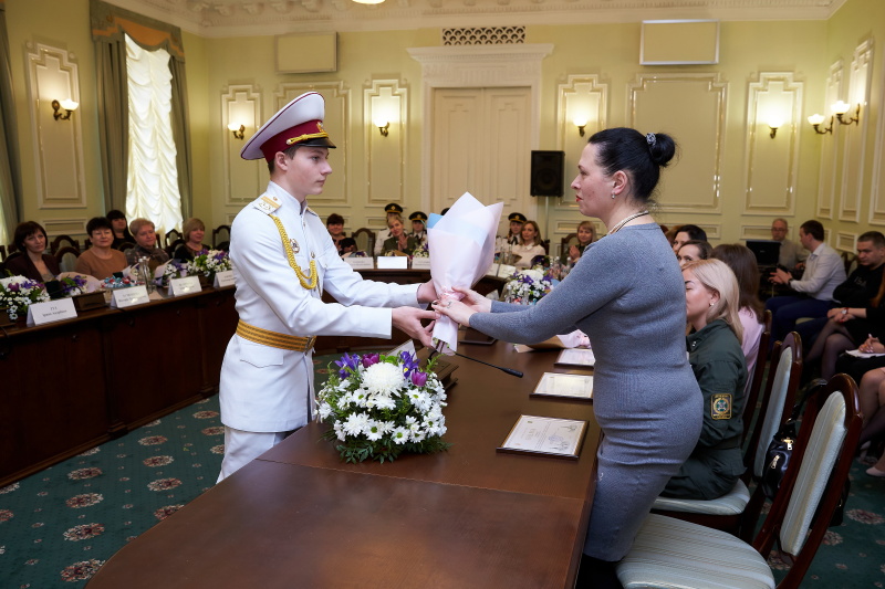 Геннадій Кернес привітав жінок із Міжнародним жіночим днем