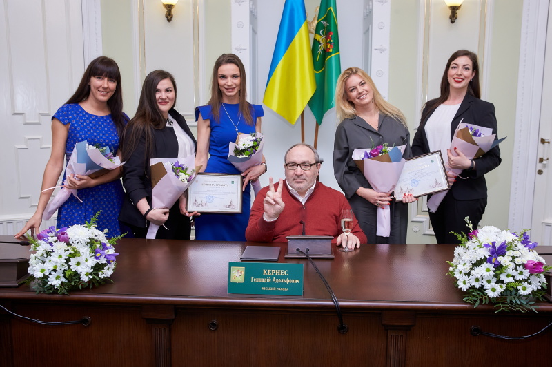 Геннадій Кернес привітав жінок із Міжнародним жіночим днем