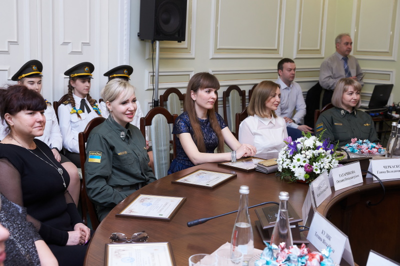 Геннадій Кернес привітав жінок із Міжнародним жіночим днем