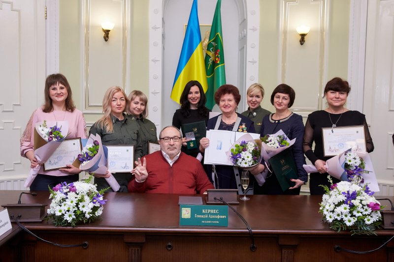 Геннадій Кернес привітав жінок із Міжнародним жіночим днем