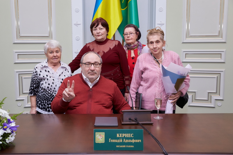 Геннадій Кернес привітав жінок із Міжнародним жіночим днем