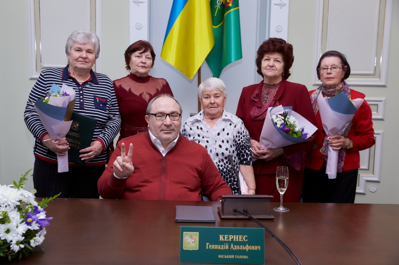 Геннадій Кернес привітав жінок із Міжнародним жіночим днем