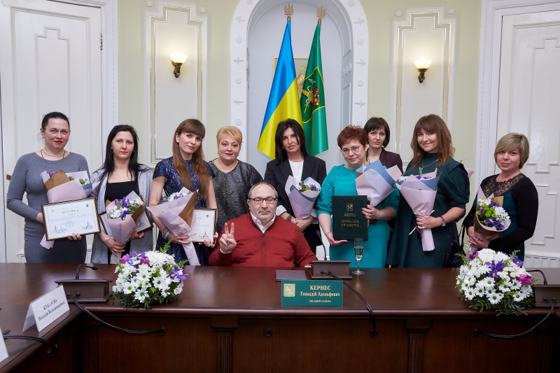 Геннадій Кернес привітав жінок із Міжнародним жіночим днем