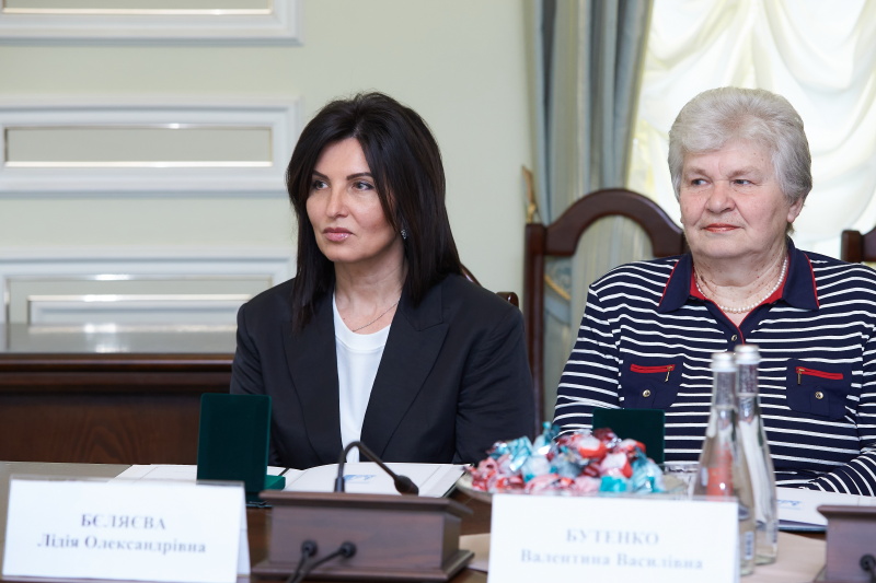 Геннадій Кернес привітав жінок із Міжнародним жіночим днем
