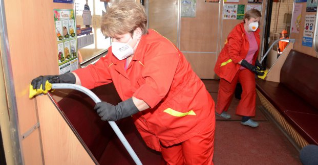 У метрополітені показали, як дезінфікують вагони перед виходом на лінію