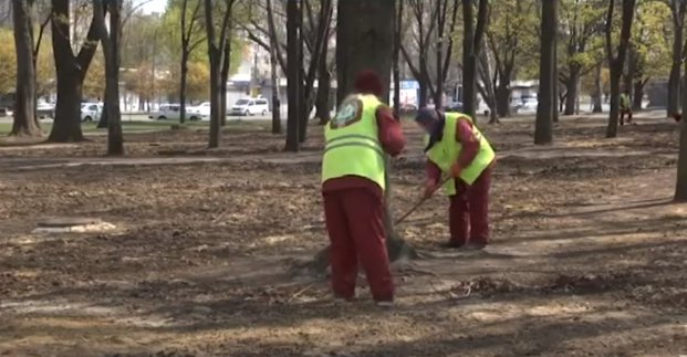 У Московському районі провели санітарне прибирання понад 600 дворів