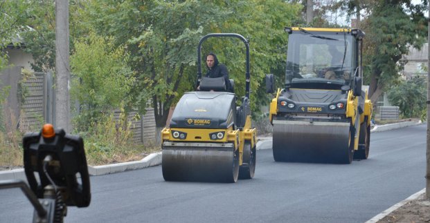 У місті відремонтують дороги в понад 300 дворах