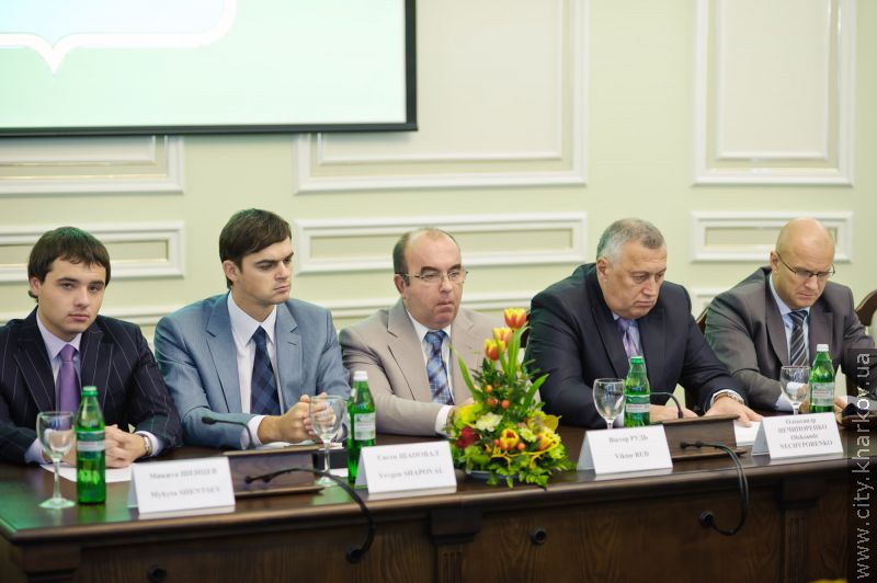 Консульські делегації ознайомилися з перебігом підготовки Харкова до ЄВРО-2012