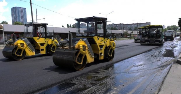 На вулиці Героїв Праці триває ремонт дороги