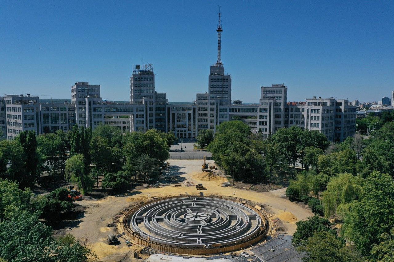 Фонтан на площі Свободи відкриють цього літа