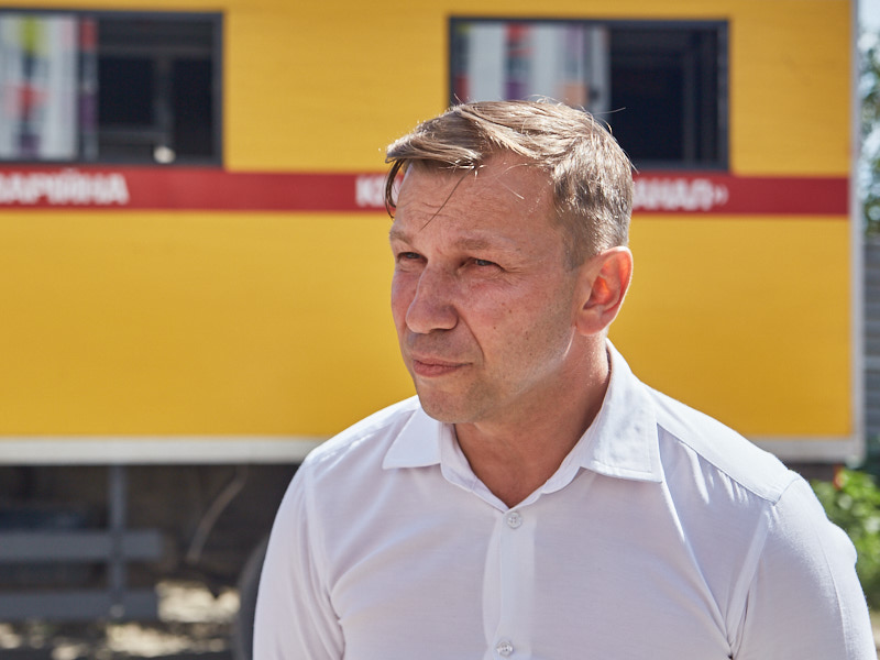На Салтівці ремонтують метровий каналізаційний колектор