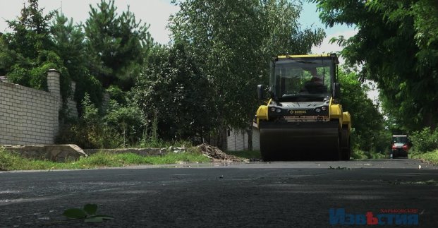 У приватному секторі Новобаварського району ремонтують дороги
