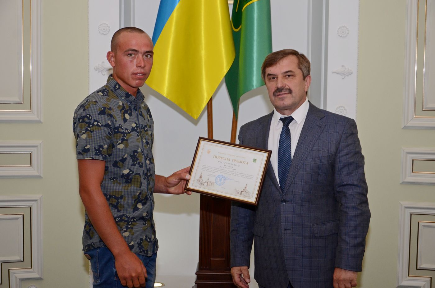 У міській раді вручили грамоти кращим будівельникам