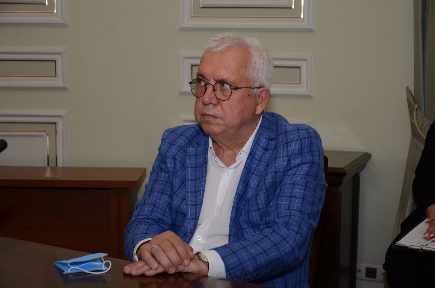 У міській раді вручили грамоти кращим будівельникам