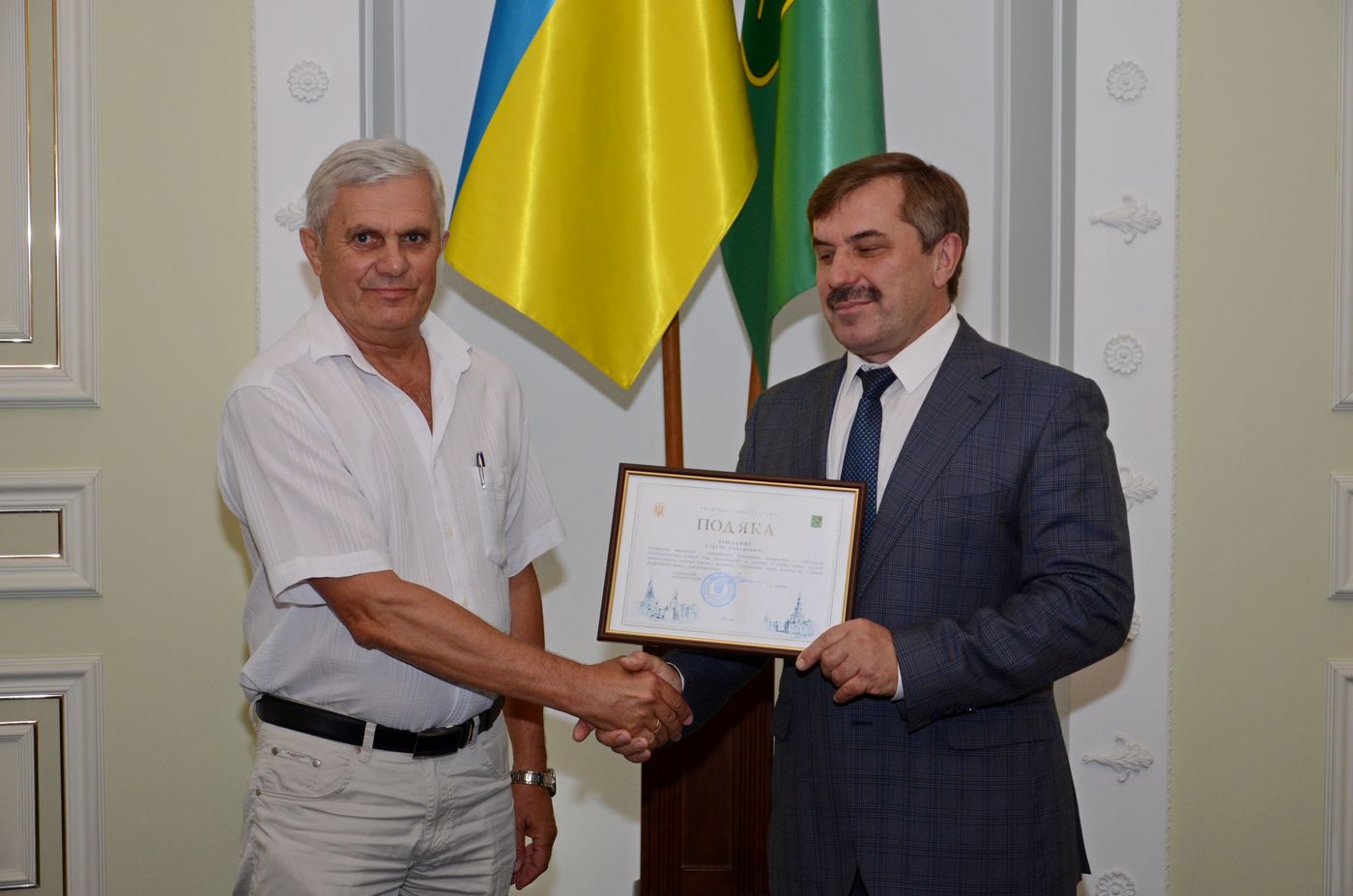 У міській раді вручили грамоти кращим будівельникам