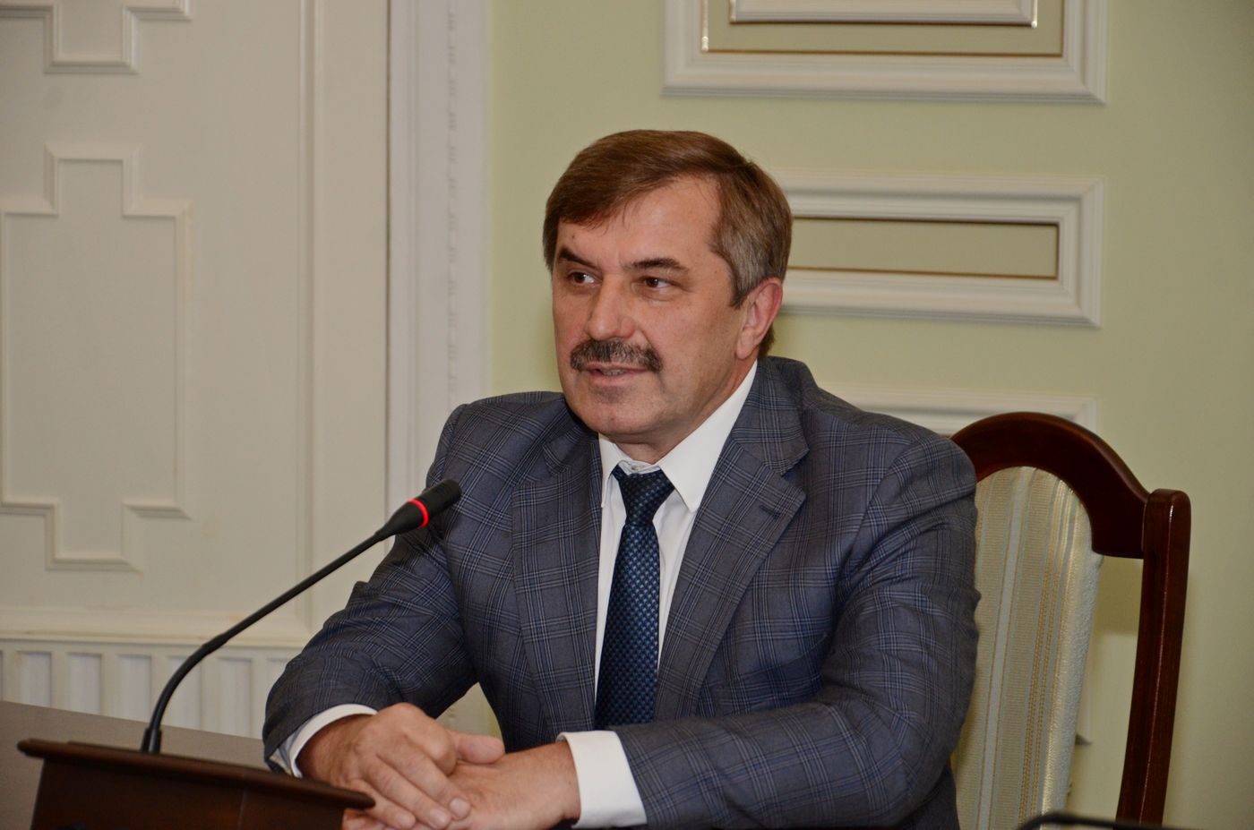 У міській раді вручили грамоти кращим будівельникам