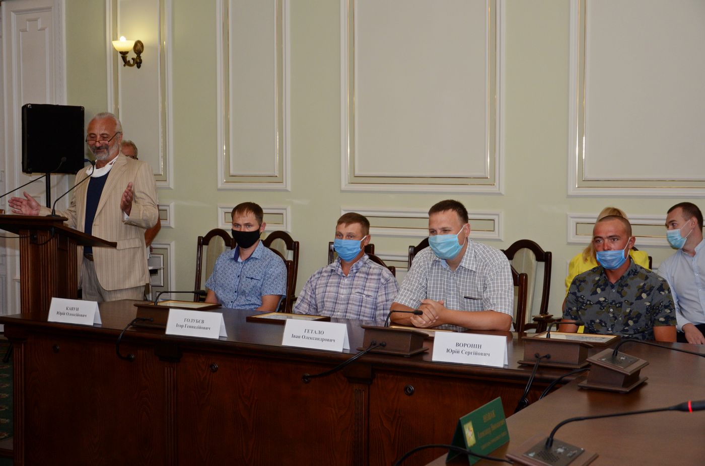 У міській раді вручили грамоти кращим будівельникам