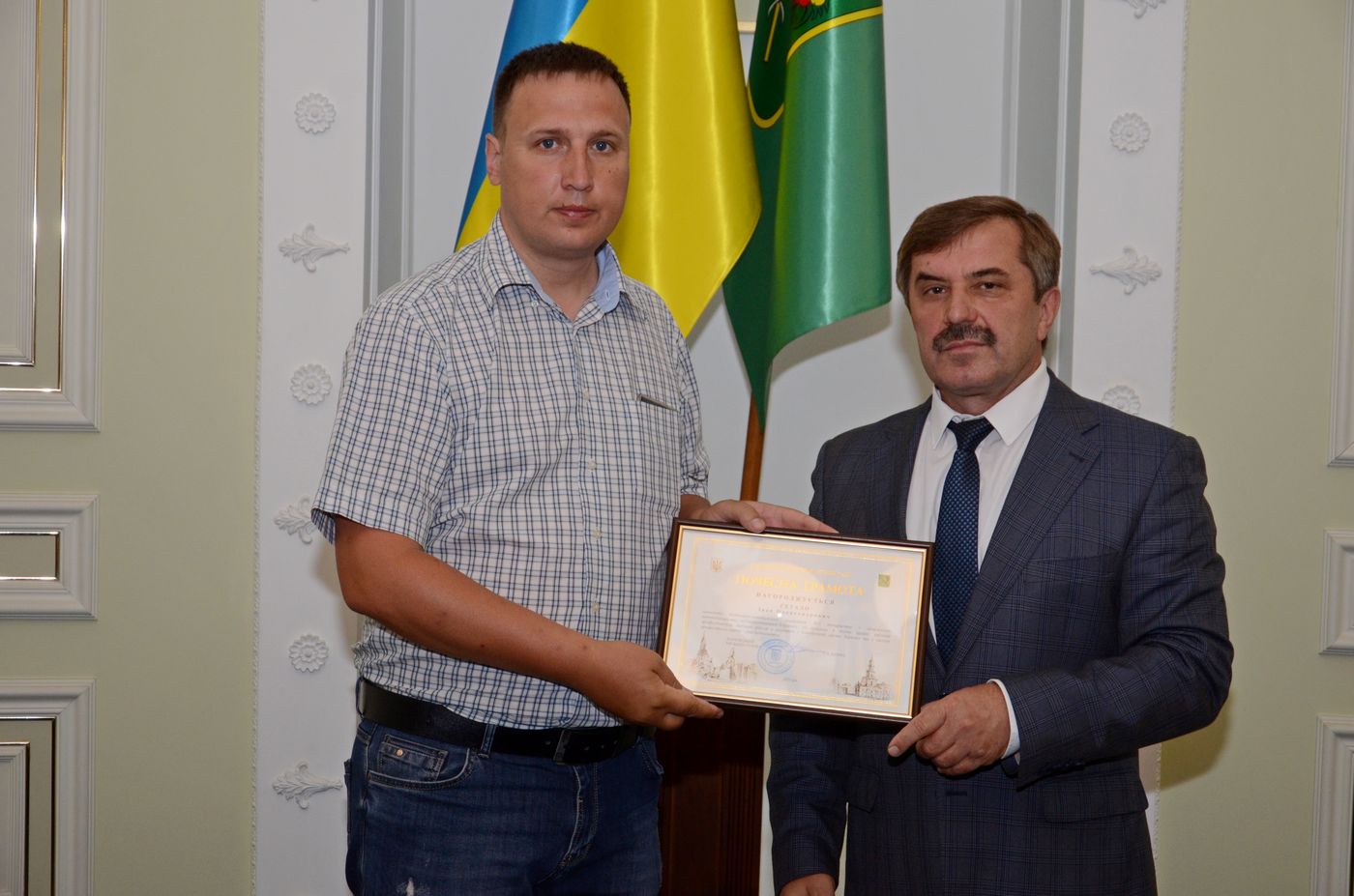 У міській раді вручили грамоти кращим будівельникам