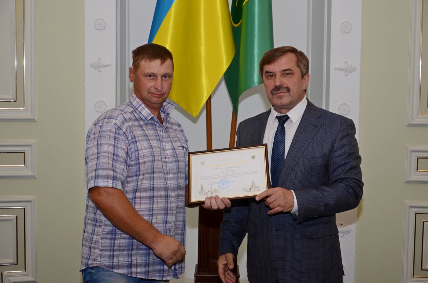 У міській раді вручили грамоти кращим будівельникам