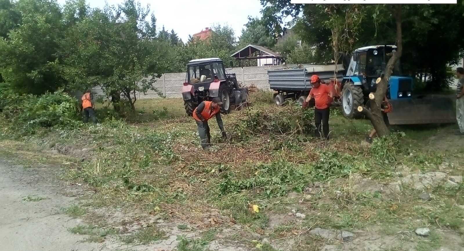 У Немишлянському районі впорядковують територію приватного сектора