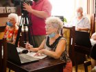 У бібліотеці Маяковського людей старшого віку вчать цифровій грамотності