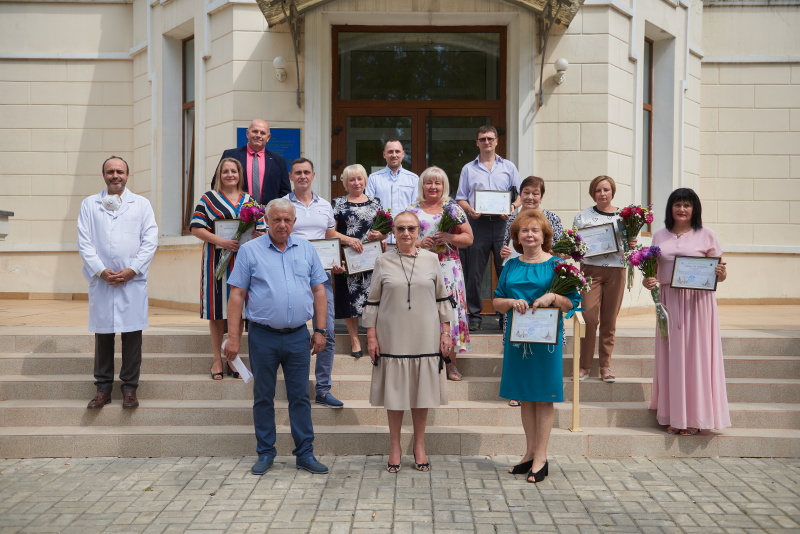 У Харкові нагородили медпрацівників, які борються з коронавірусом