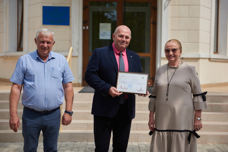 У Харкові нагородили медпрацівників, які борються з коронавірусом